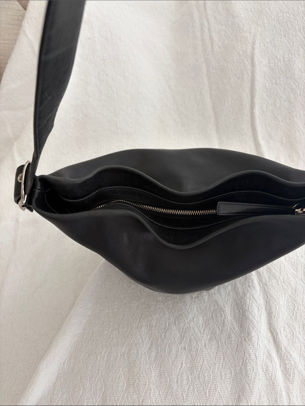 Vintage Coach Black Leather Hobo Shoulder Bag with Wide Strap - Picture 3 of 8